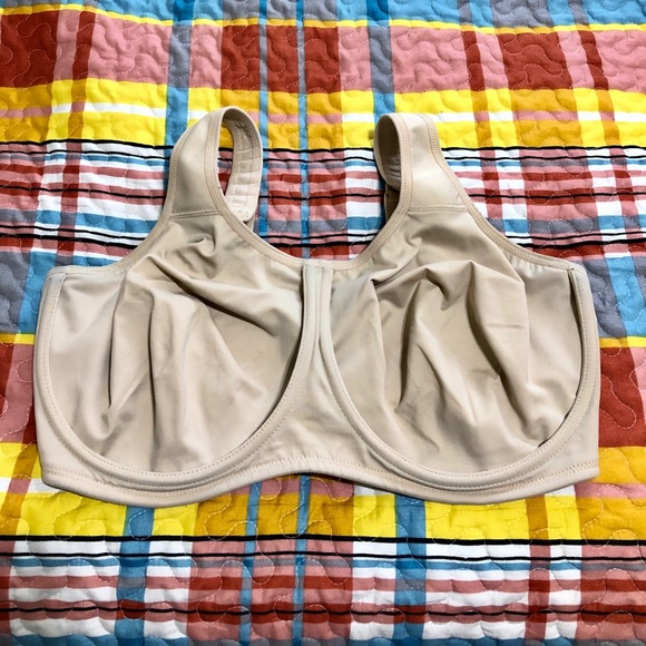 Wacoal Underwire Sports Bra - Picture 2 of 3